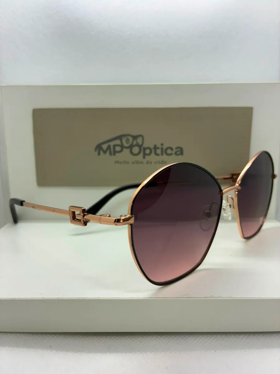 Óculos de sol hexagonal em metal rosé com lente vinho degradê